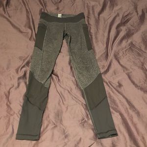 Kids gray ivivva leggings with pockets